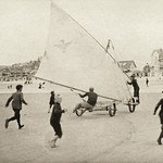 Blason familial — chars à voile sur la plage